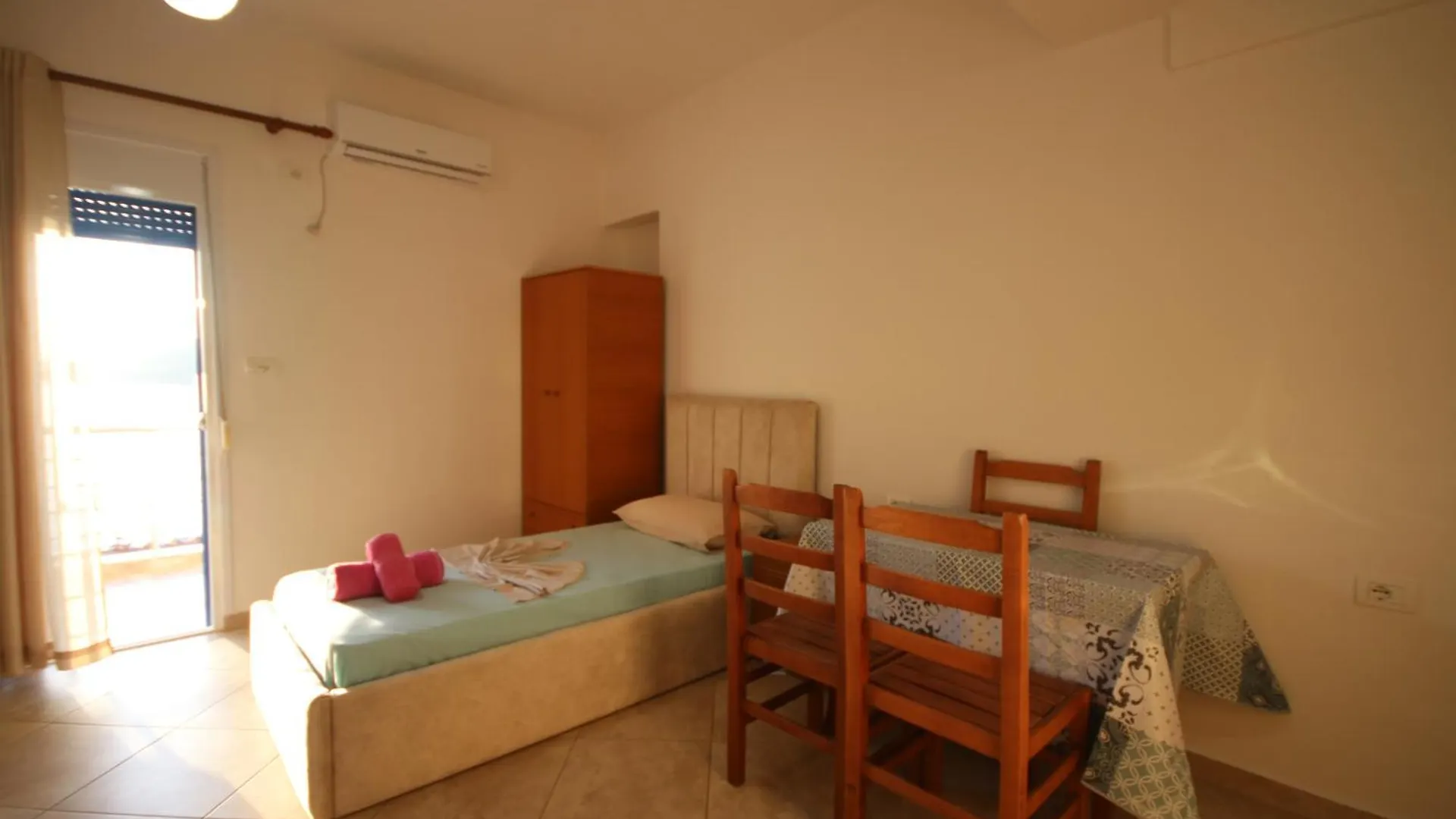 Rooms With View Himare 0*,  Albania