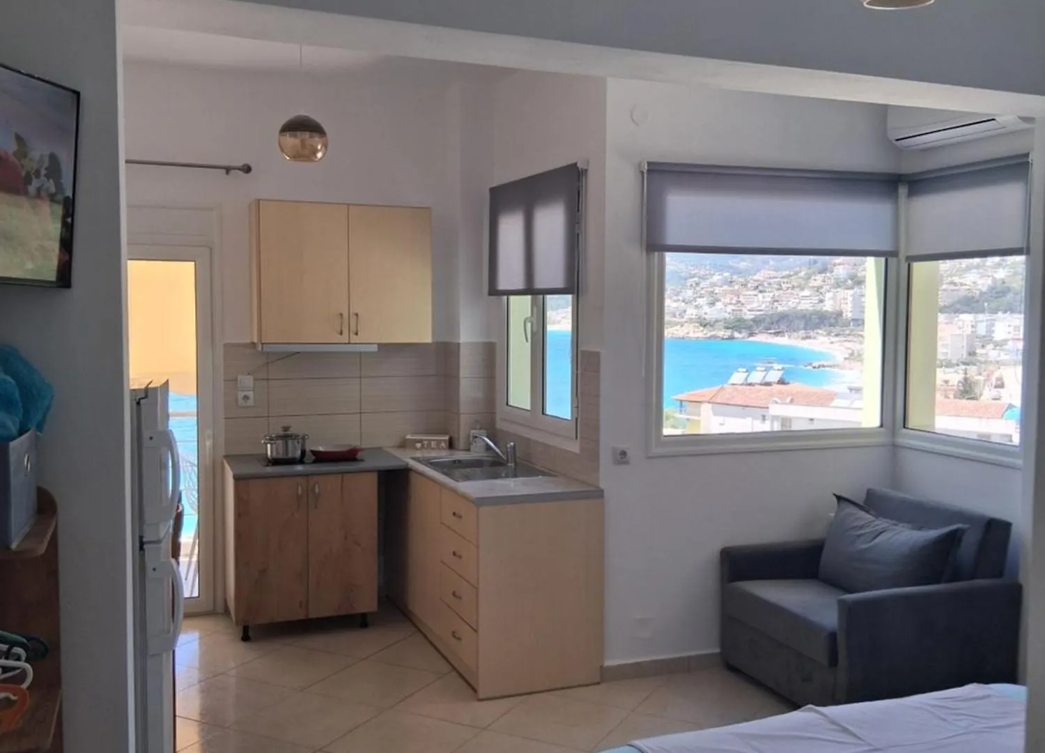 Rooms With View Himare 0*,  Albania
