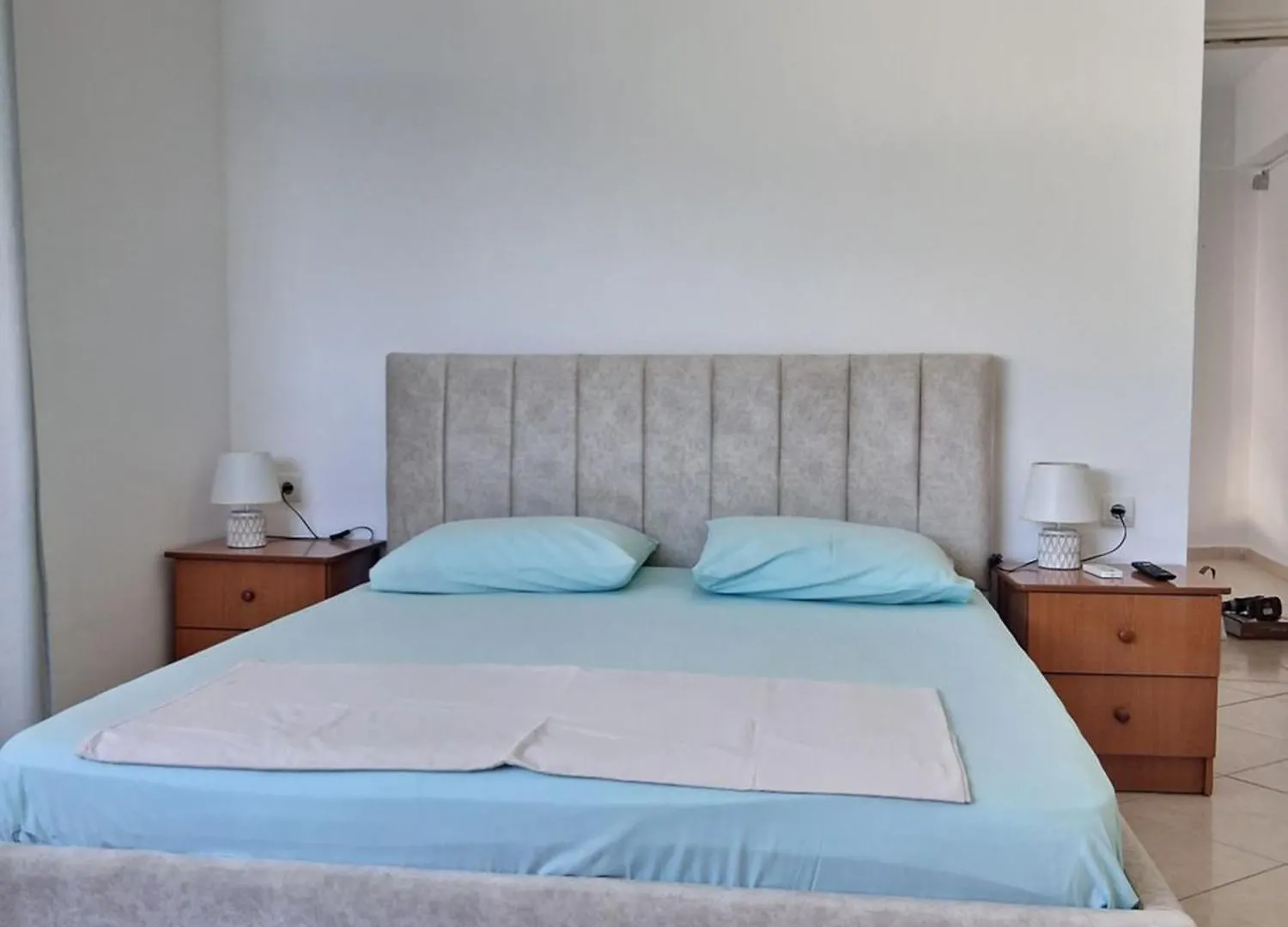 Apartment Rooms With View Himare