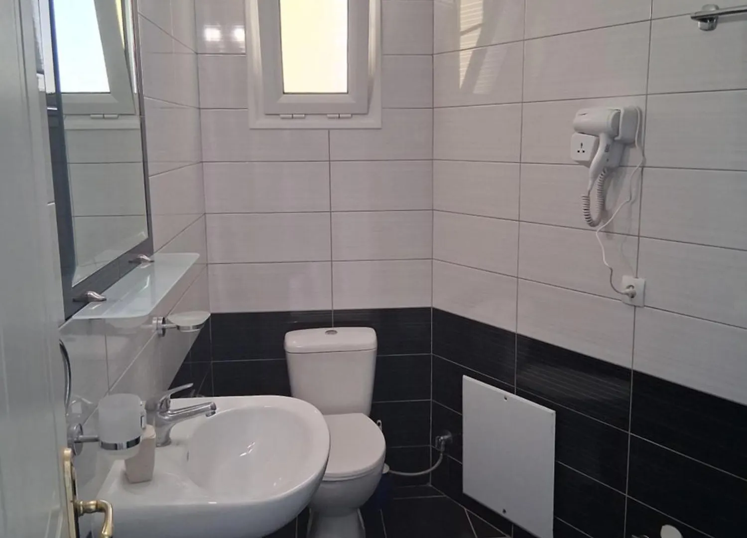 Rooms With View Himare Apartment